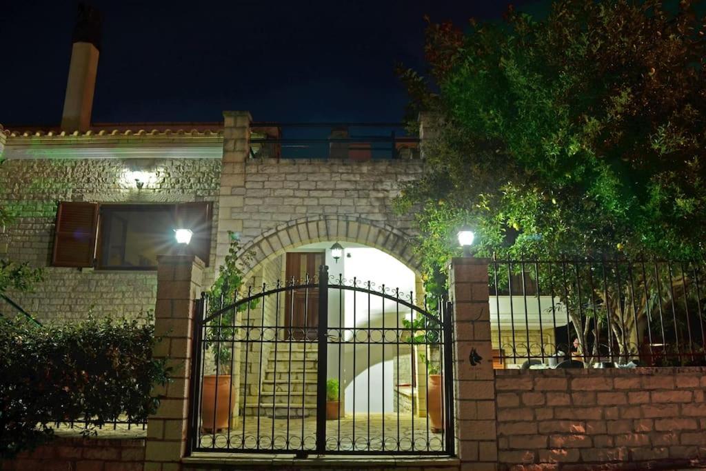 Το Πετρινο - Καλοκαιρινό Σπίτι Κοντά Στα Σύβοτα - Φασκομηλια Faskomilia Exterior foto